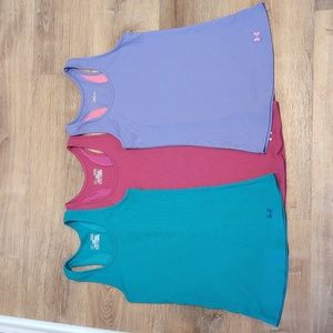 Under Armour heat gear medium tank tops (3)